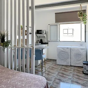  Holiday home Privadas Cerca De La Playa Y Aeropuerto En Casa Compartida Con Otros Huespedes Spain